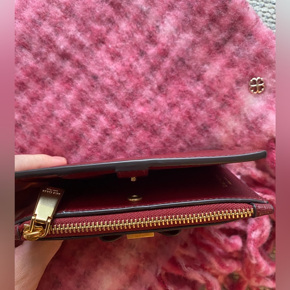 Kate Spade Scarf and Wallet - Picture 5 of 9